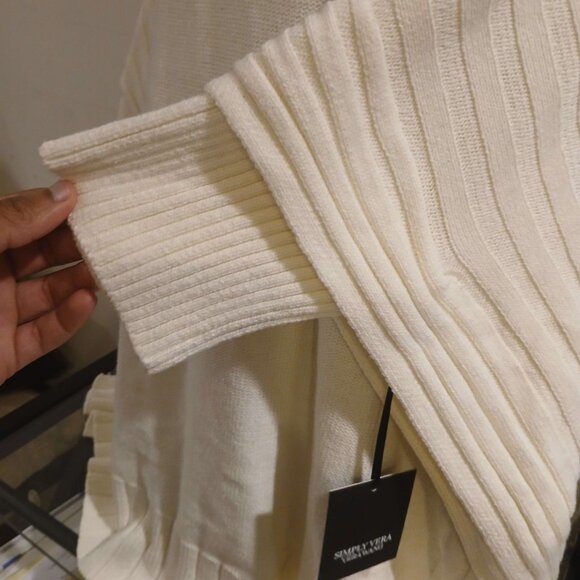 Woman's  sweater - Picture 6 of 11